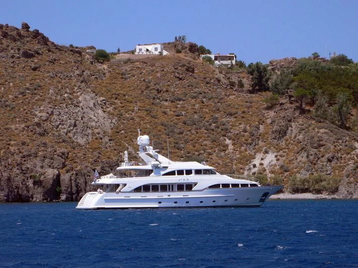a boat on the water aboard BLIND DATE TOO Yacht for Sale