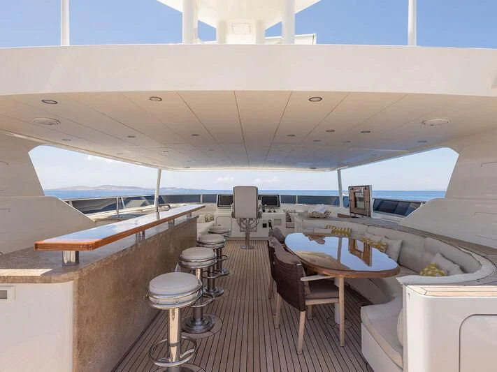 inside of a boat aboard O Yacht for Sale