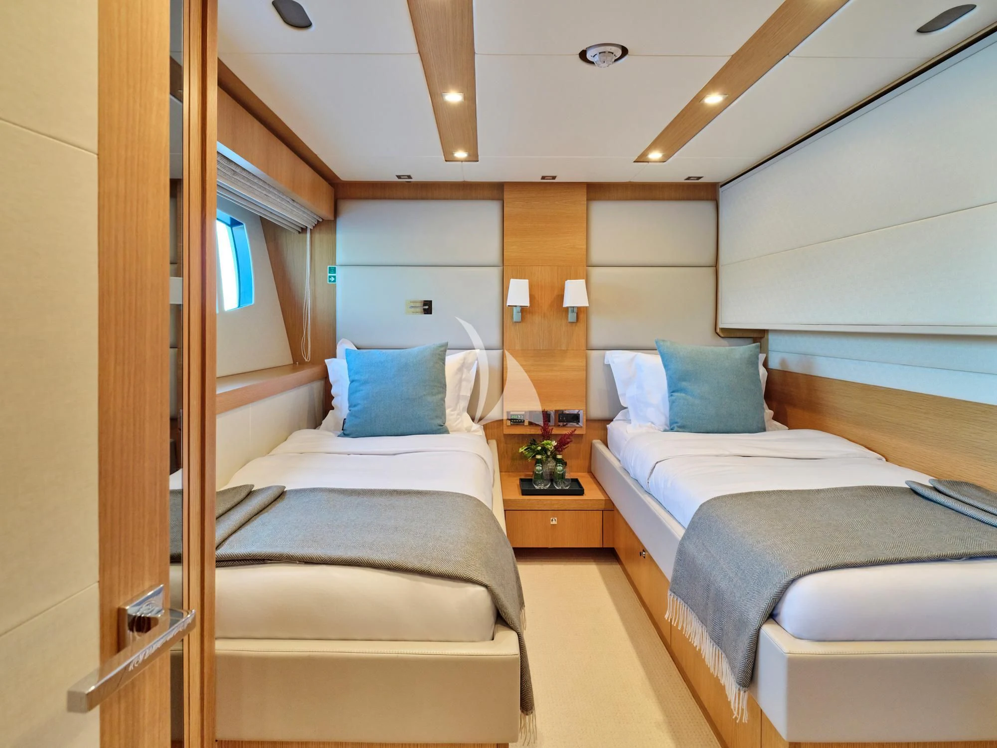 a room with two beds aboard MAKANI II Yacht for Charter