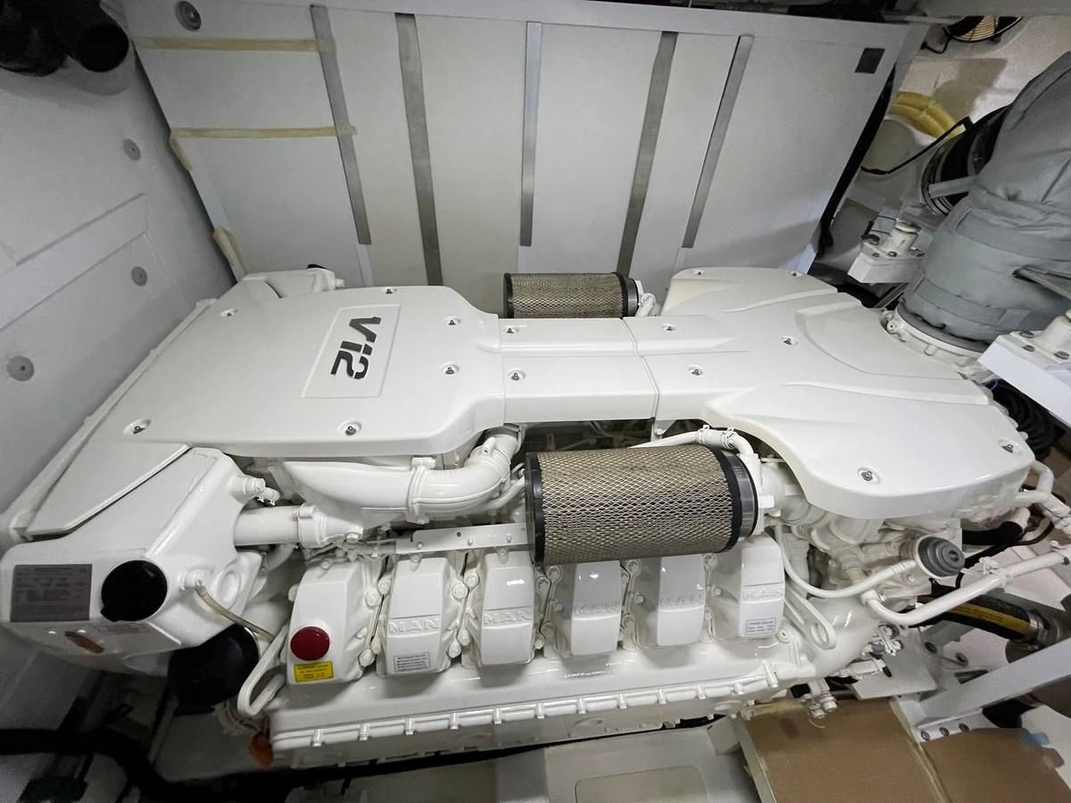 a machine with a large metal tube aboard FAIRLINE SQUADRON 65 Yacht for Sale