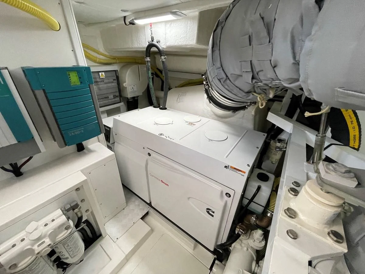 a room with machinery aboard FAIRLINE SQUADRON 65 Yacht for Sale