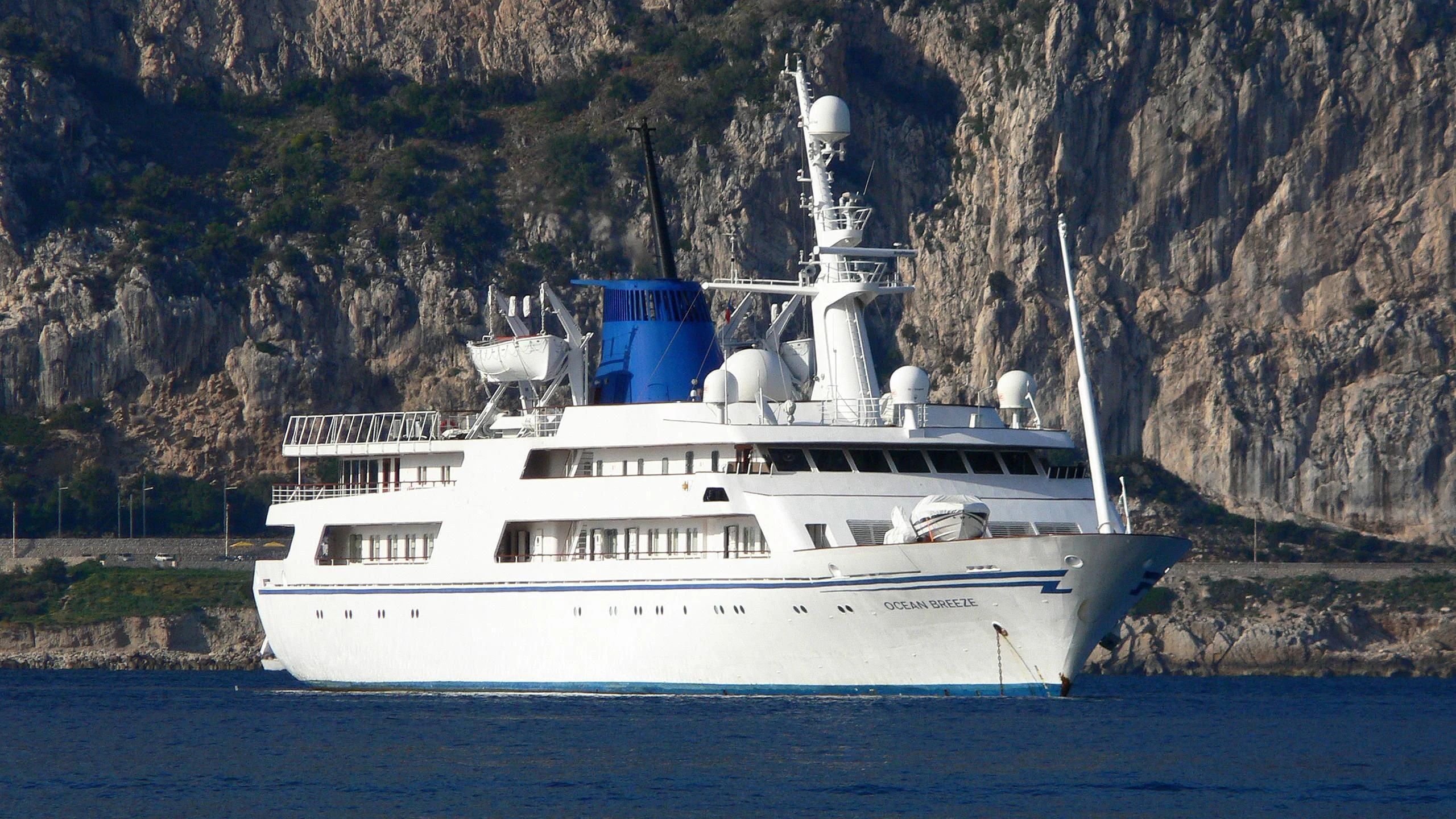 a white boat in the water aboard BASRAH BREEZE Yacht for Sale