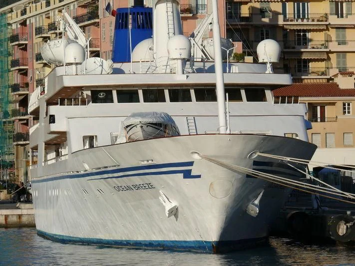 a boat in the water aboard BASRAH BREEZE Yacht for Sale