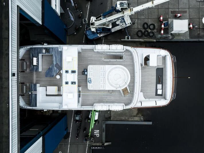 diagram aboard MOONSHADOW Yacht for Sale