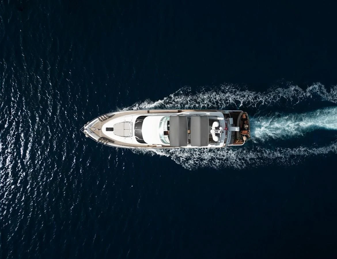 a space ship in the water aboard FAIRLINE SQUADRON 74 Yacht for Sale