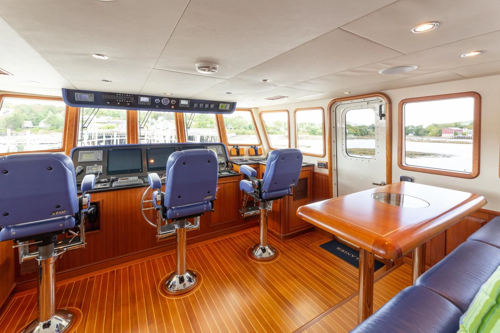 inside of a bus aboard ISLANDER Yacht for Sale