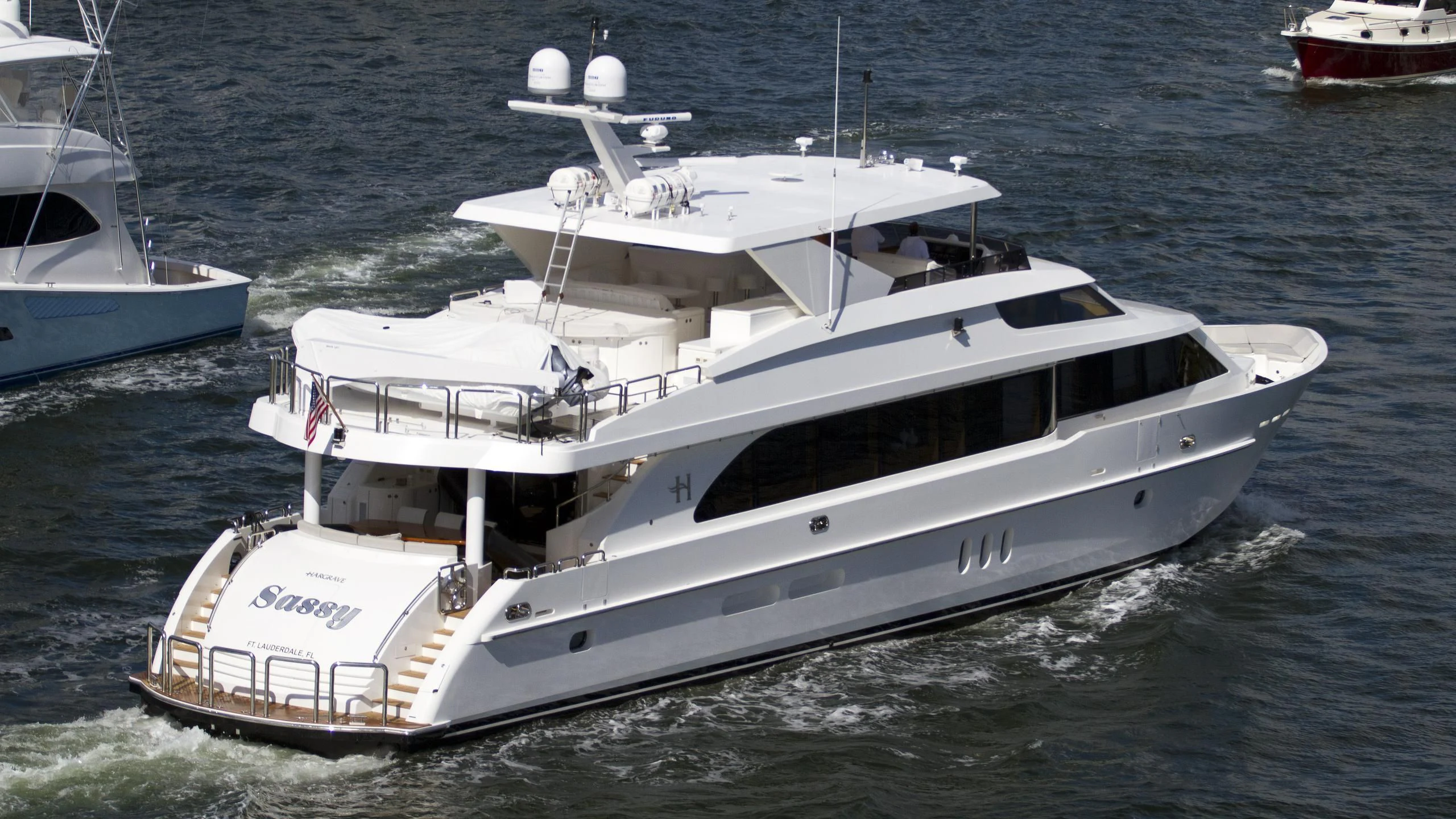 a boat in the water aboard PINGUINITO Yacht for Sale