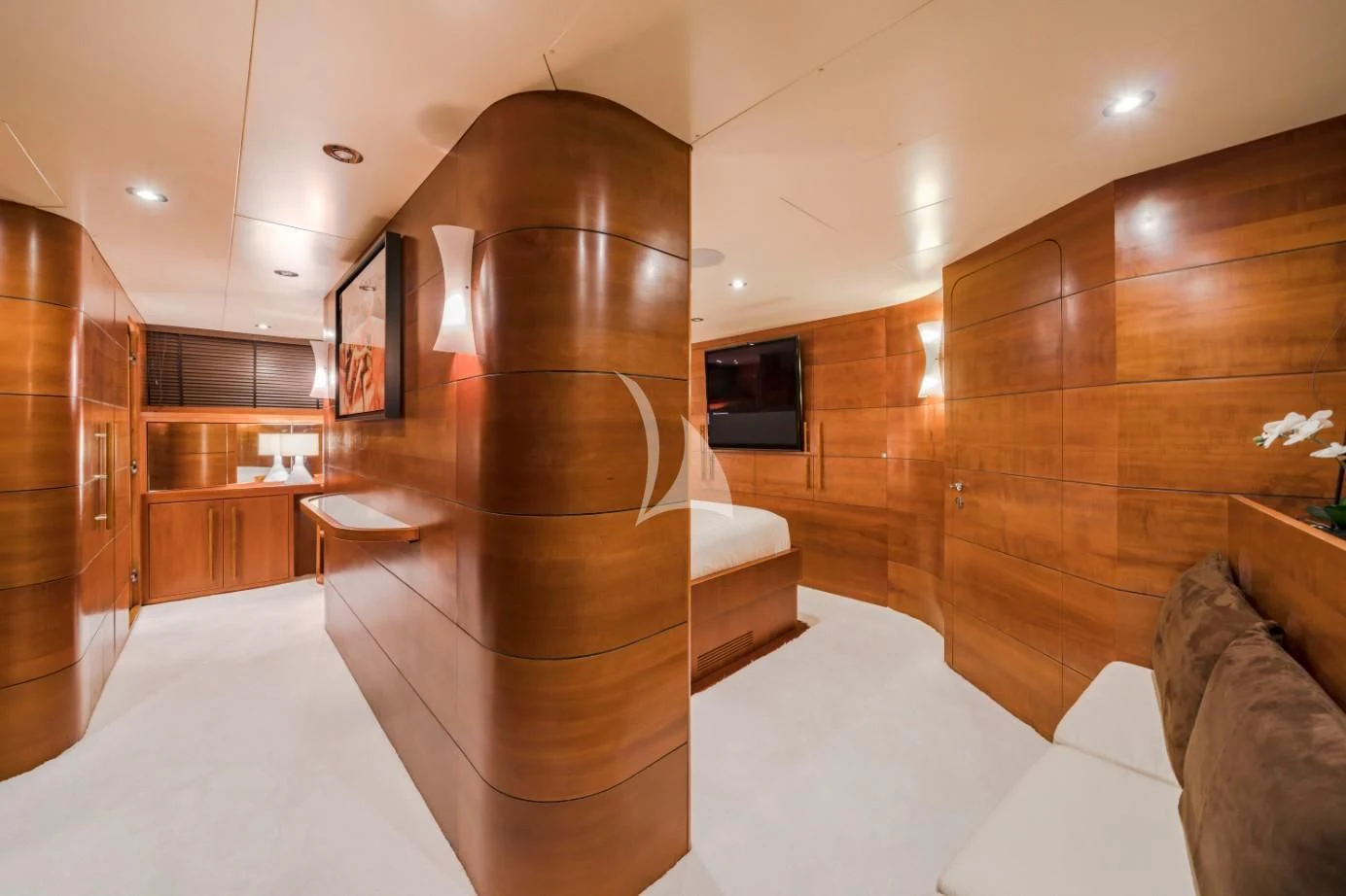 a room with a wood wall and a wood wall aboard FIORENTE Yacht for Sale