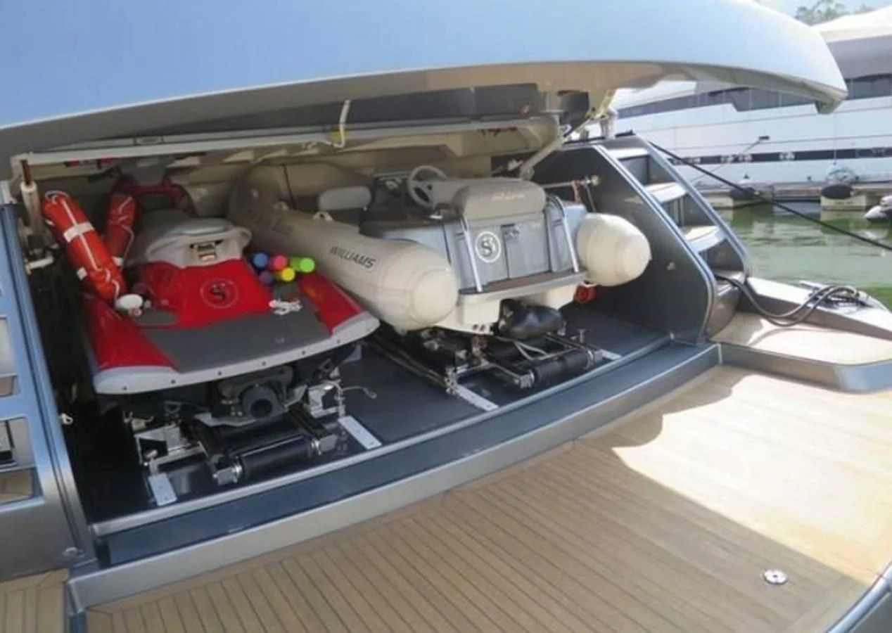 a car engine with a red light aboard RIVA 86 DOMINO Yacht for Sale