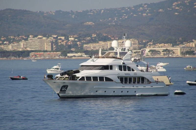 a boat on the water aboard MI AMORE JULIA Yacht for Sale