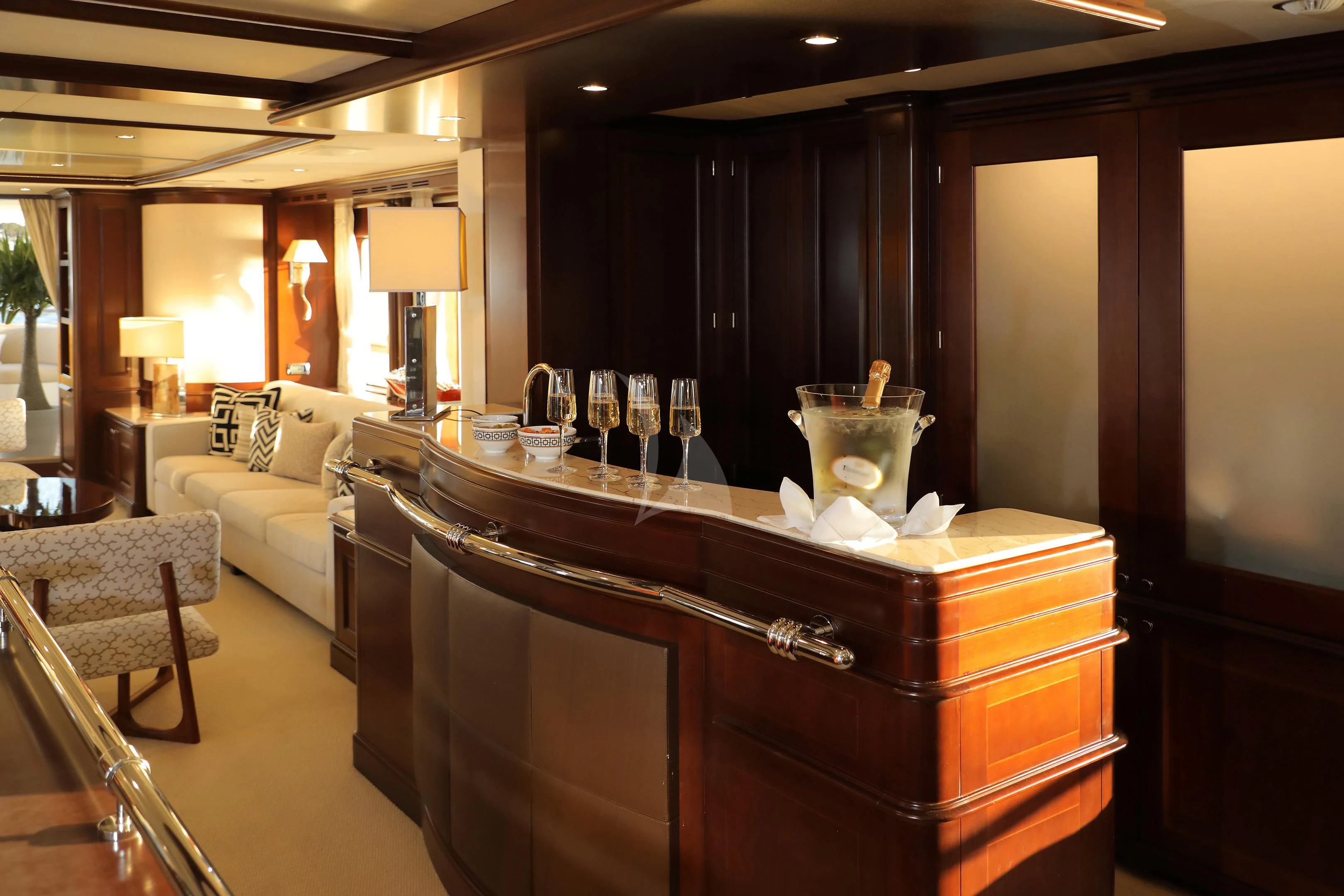 a well decorated living room aboard MI AMORE JULIA Yacht for Sale