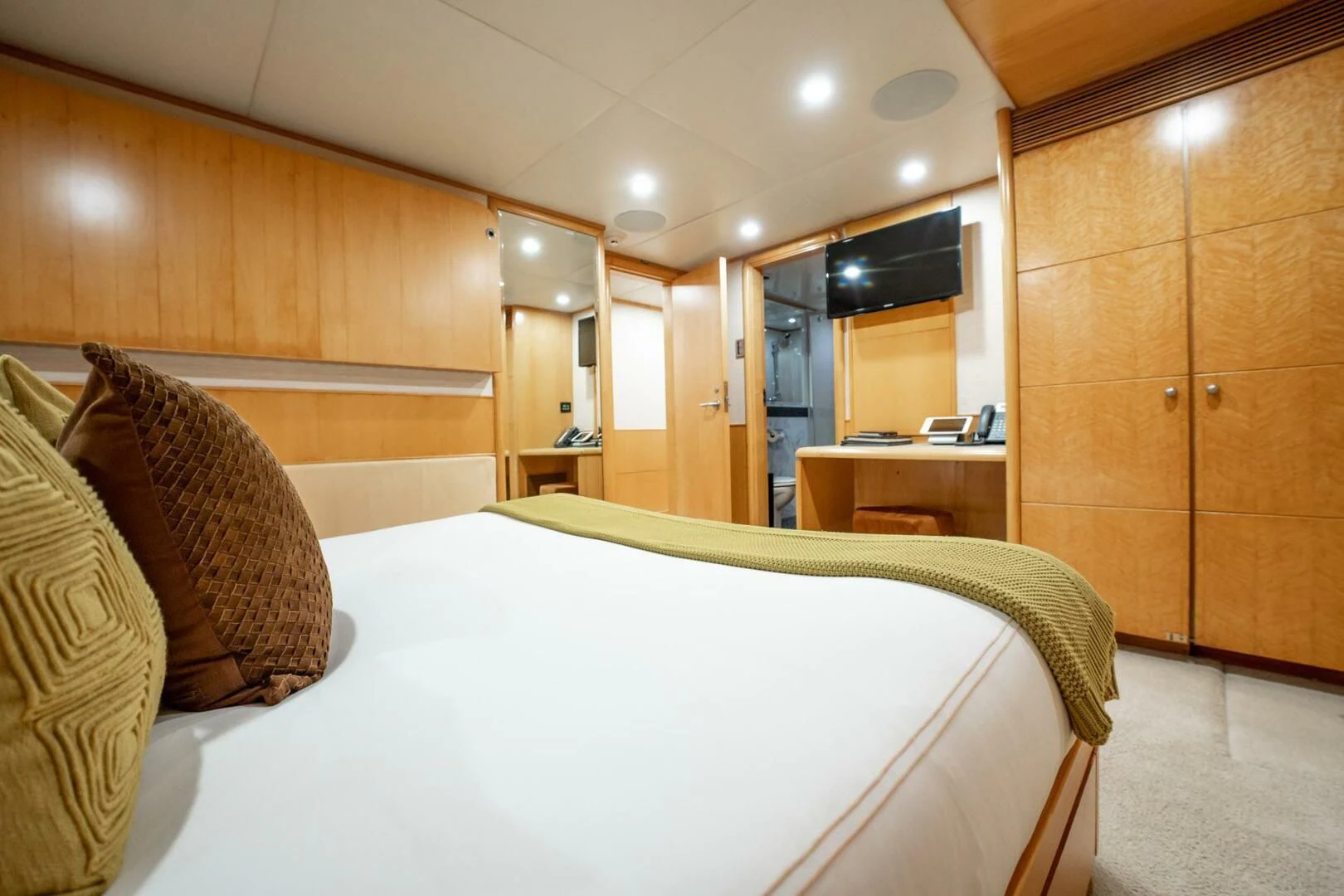 a hotel room with a bed aboard ISLAND HEIRESS Yacht for Charter