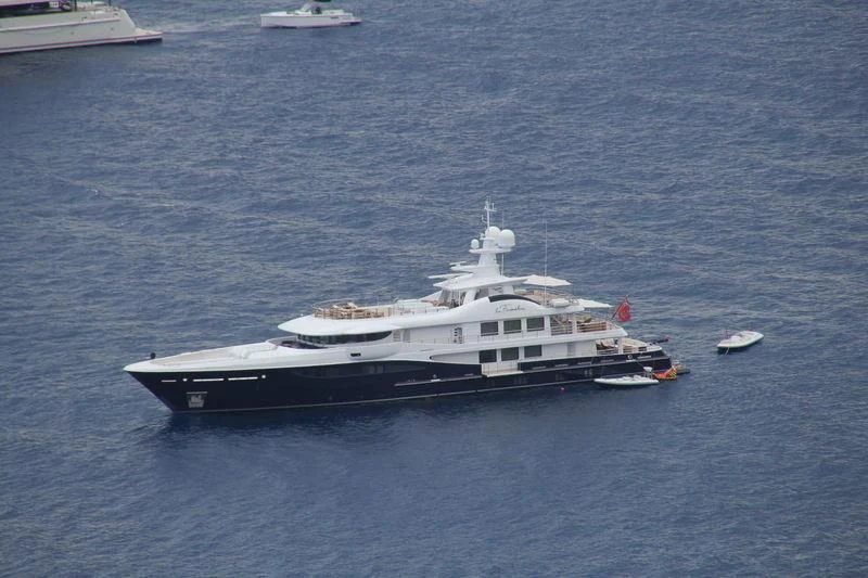 a boat in the water aboard LA FAMILIA Yacht for Sale