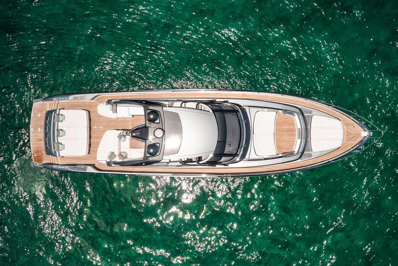 a gun in the grass aboard BABY PEARL Yacht for Sale
