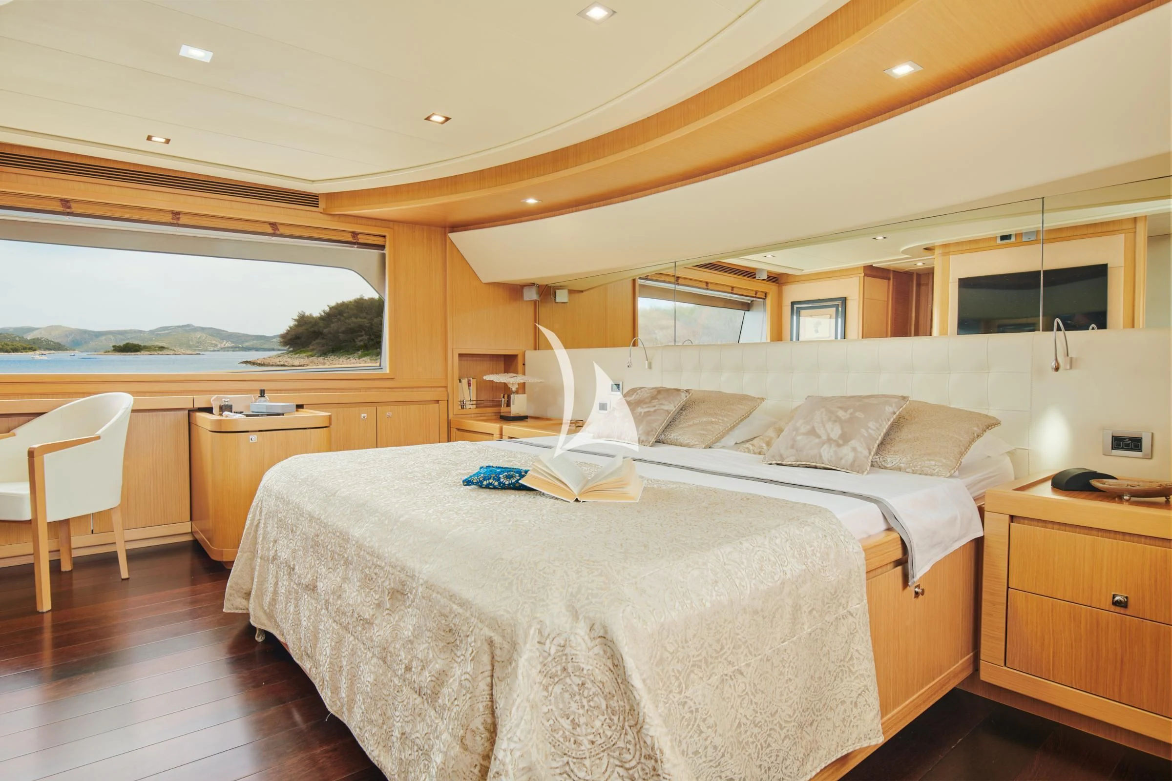a room with two beds aboard FRIEND'S BOAT Yacht for Charter