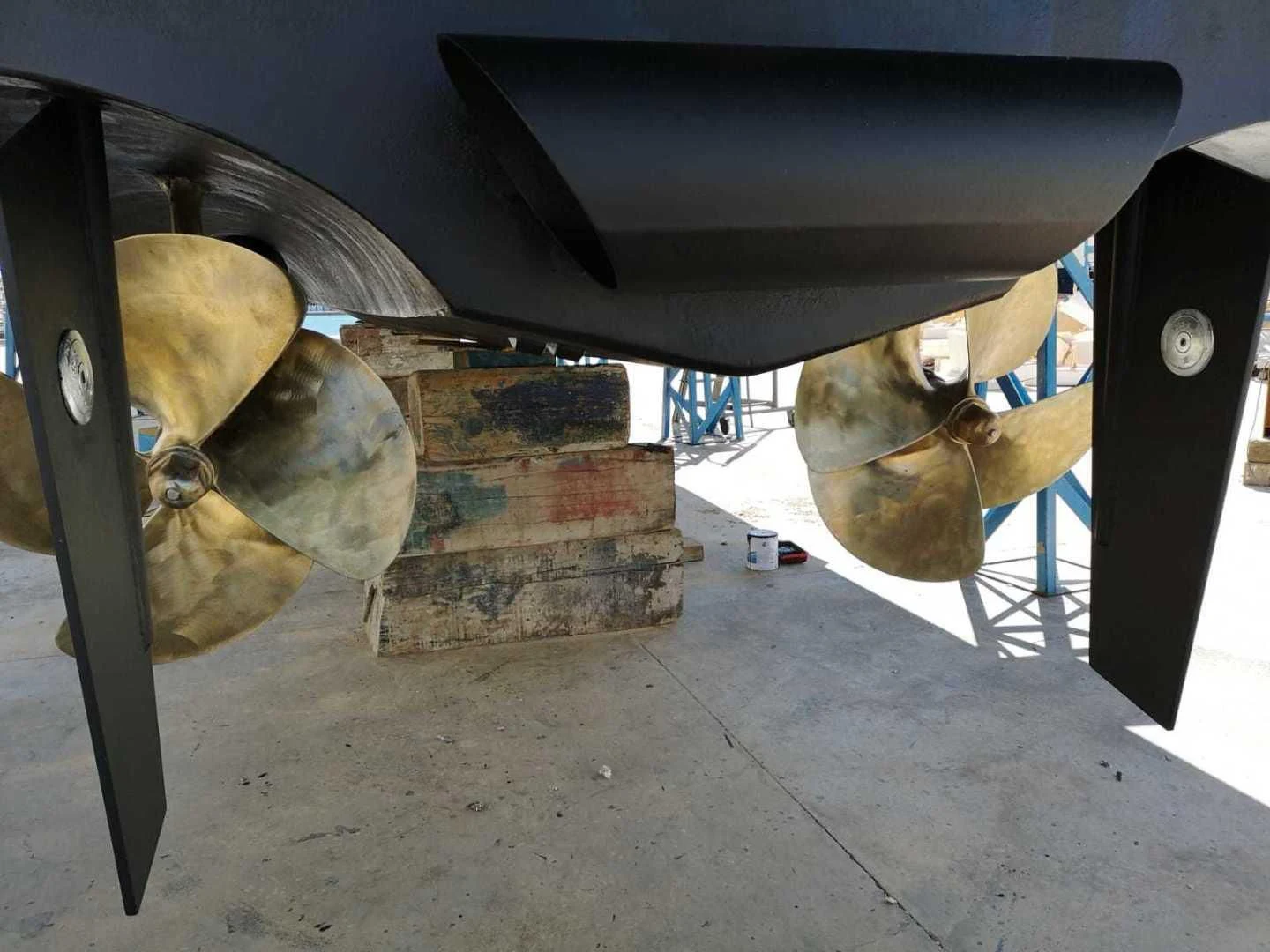 a large metal structure with a large round object in it aboard HEMERA CUARTA Yacht for Sale
