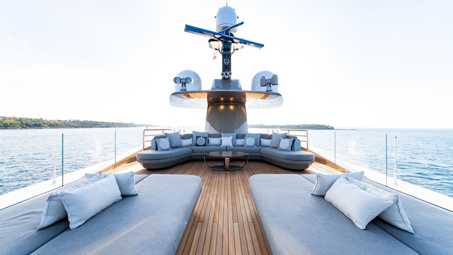 SOLO Yacht