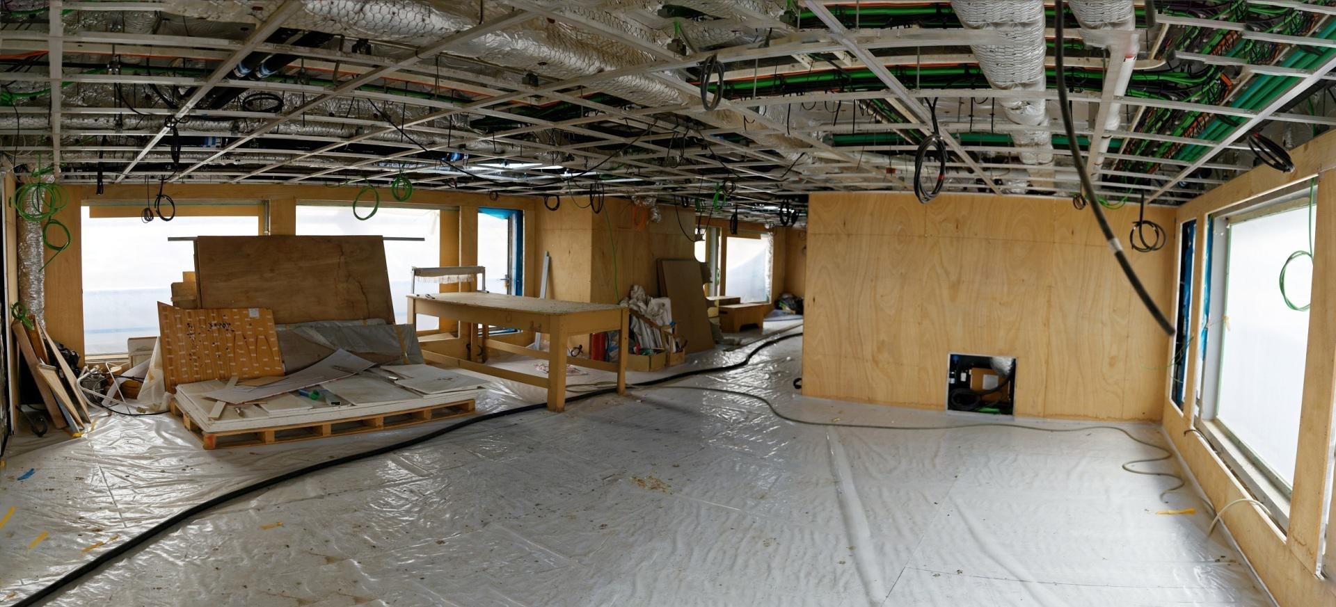 a room with wood floors and a wood floor and a window with a wood frame and a wood aboard NO NAME Yacht for Sale