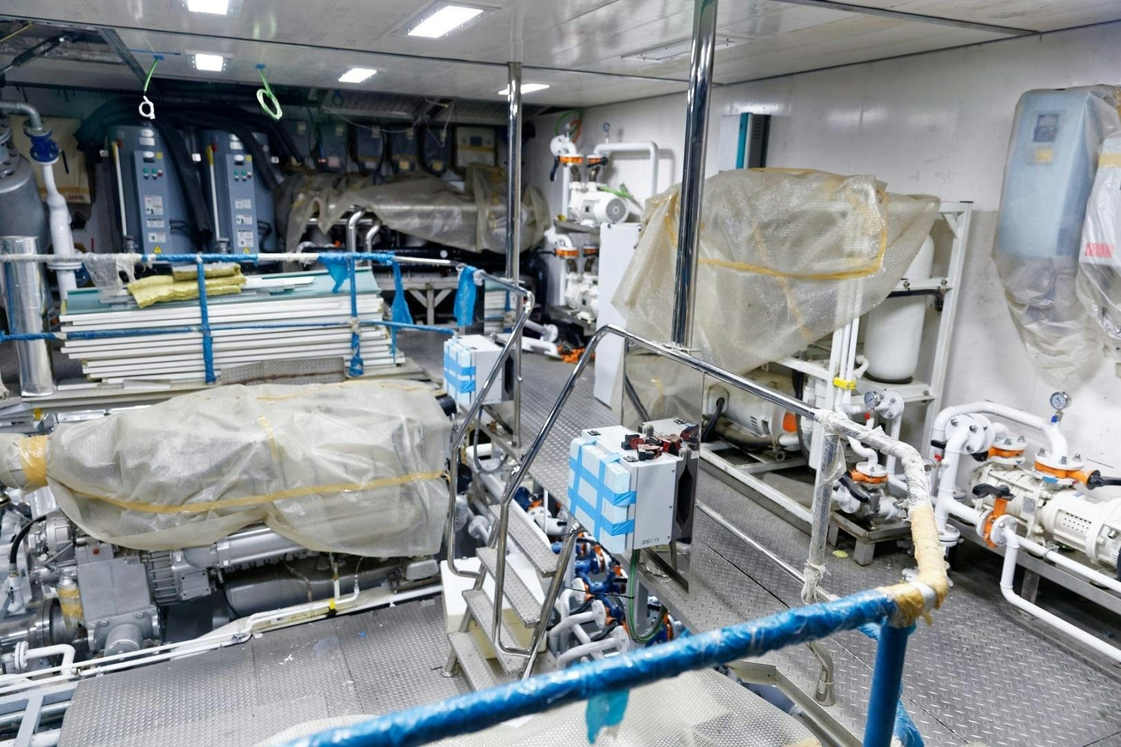 a large room with several machines aboard NO NAME Yacht for Sale