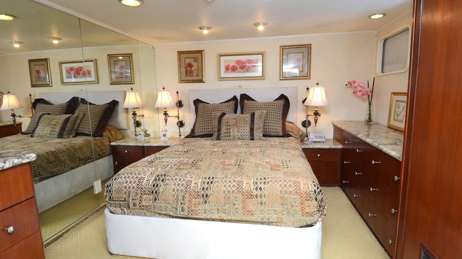 GOLDEN COMPASS Yacht GOLDEN COMPASS Yacht