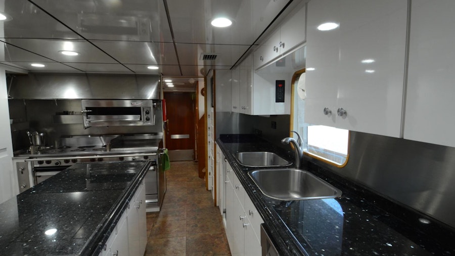 GOLDEN COMPASS Yacht GOLDEN COMPASS Yacht
