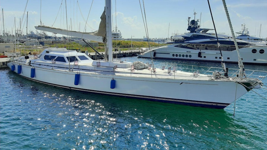 LATITUDE Yacht LATITUDE Yacht