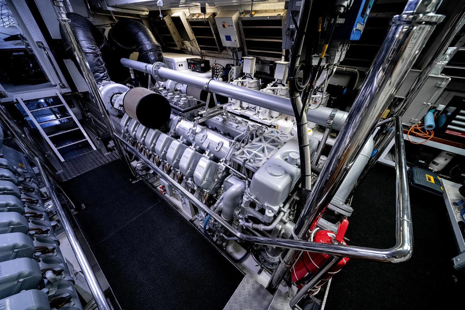 a large machine with many wires aboard KABIR 130S STABILIZED WITHOUT TAKING AWAY FROM PERFORMANCE (COPY) Yacht for Sale