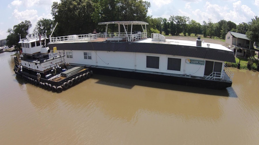 Lakehouse Yacht Lakehouse Yacht