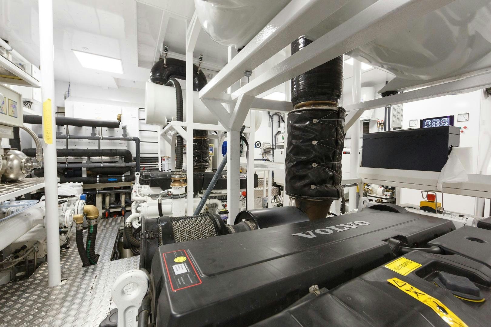 a machine in a factory aboard NO NAME Yacht for Sale