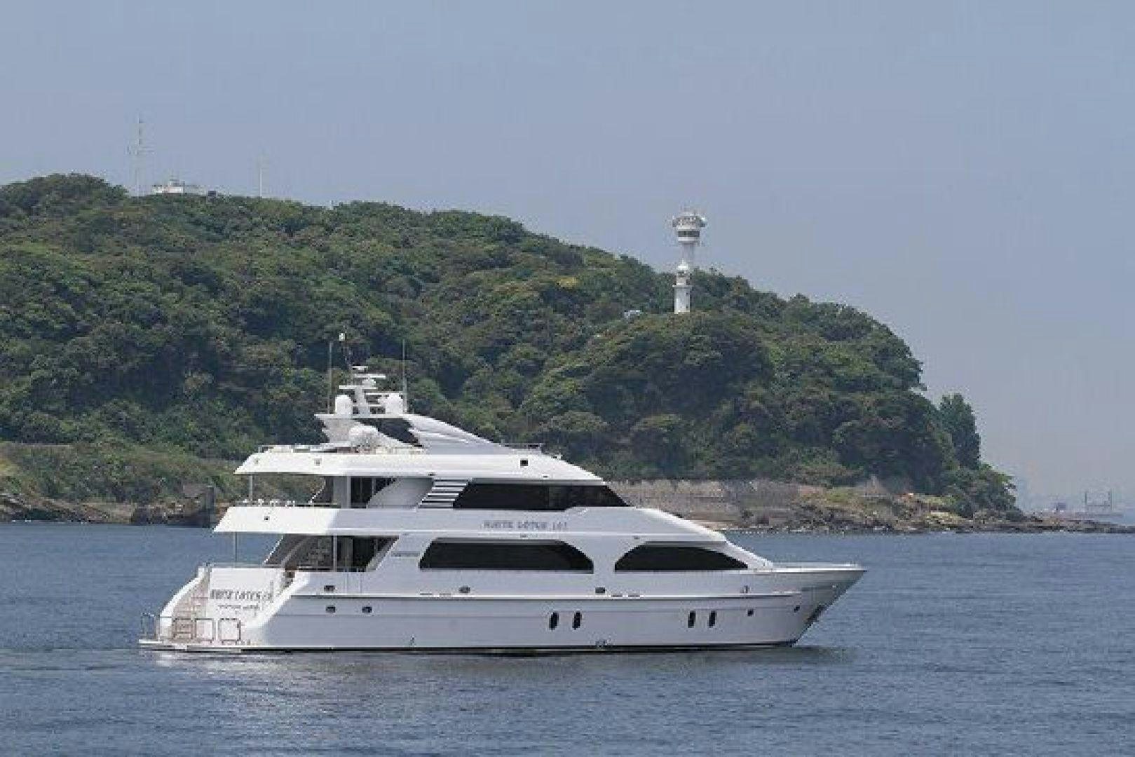 a boat in the water aboard WHITE LOTUS VIII Yacht for Sale