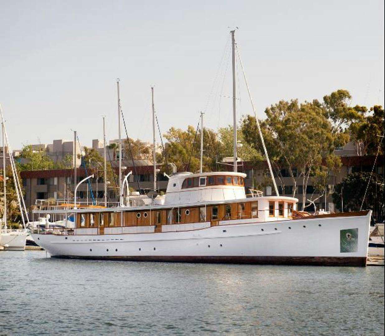 a boat in the water aboard SOBRE LAS OLAS Yacht for Sale