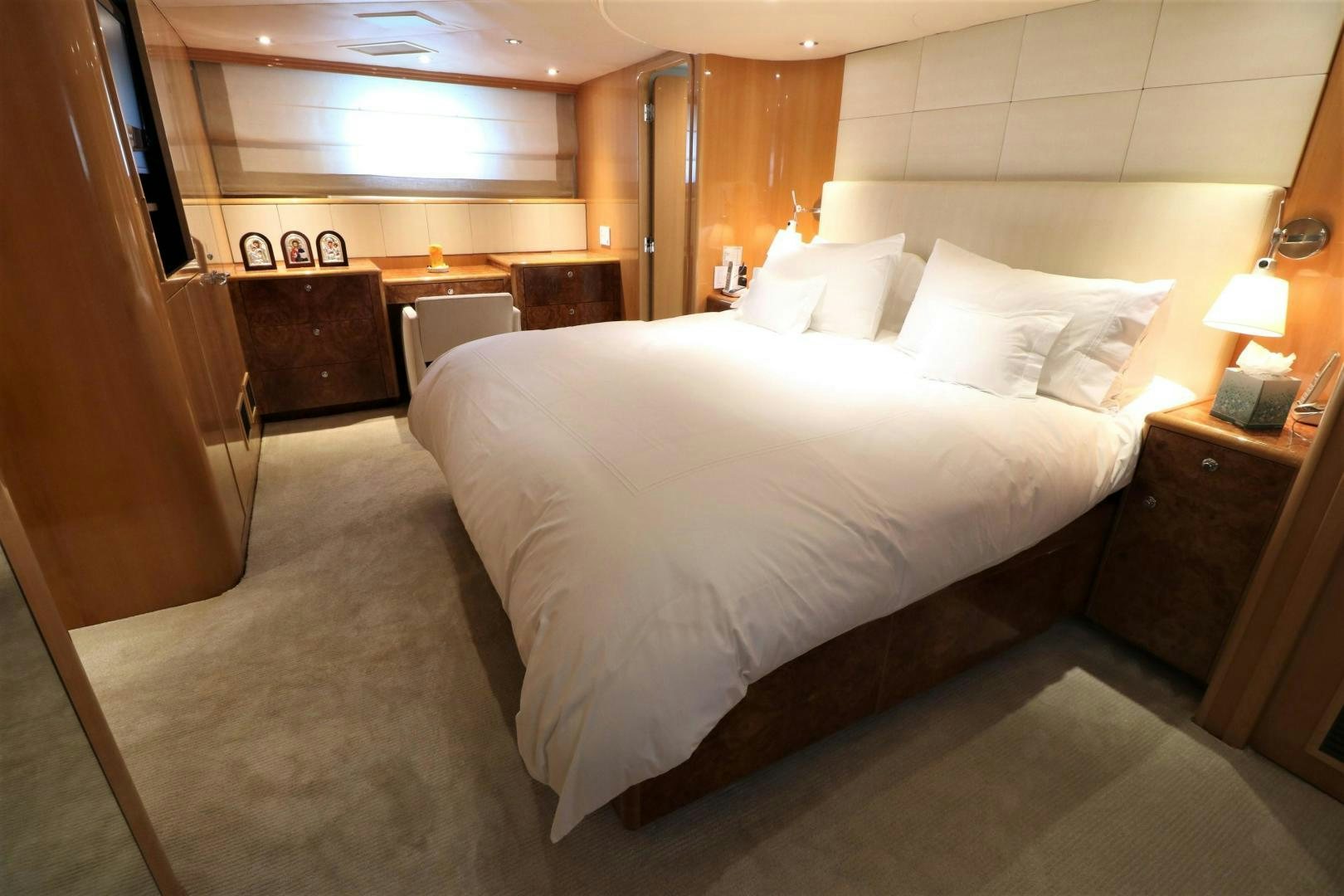 a hotel room with a bed aboard No Name Yacht for Sale