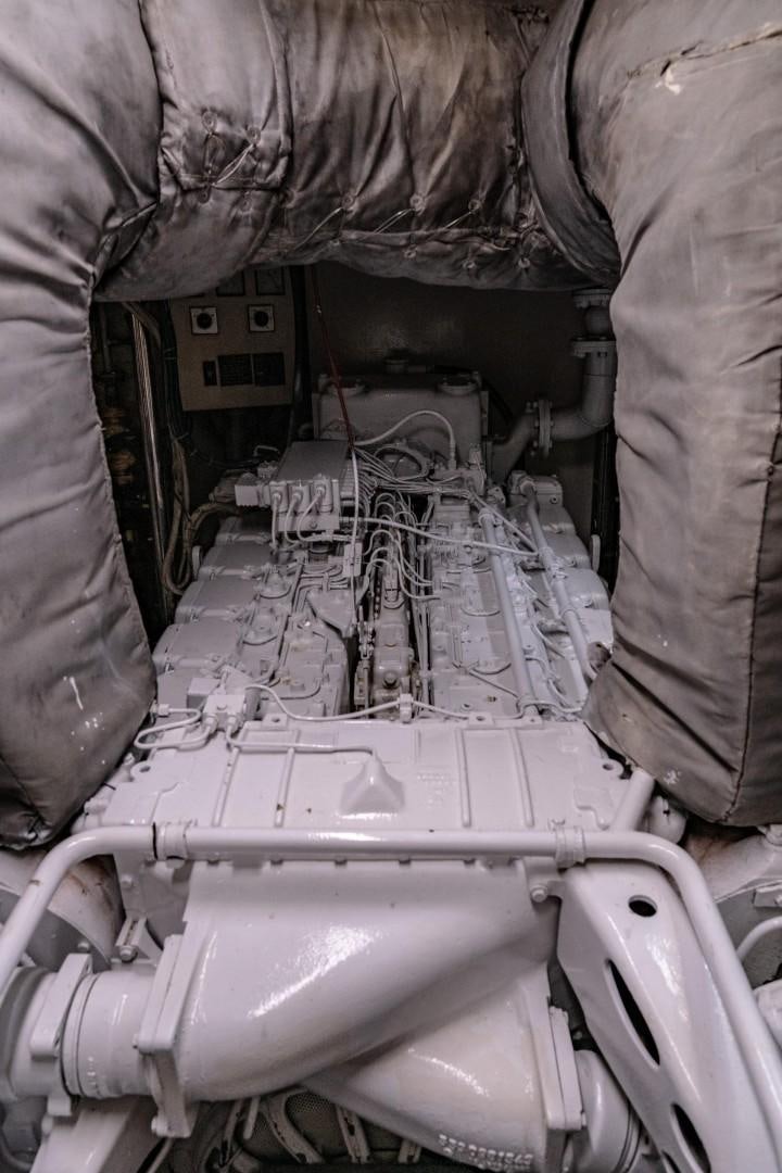 a toilet with a lot of debris aboard EL CAPRICHO Yacht for Sale