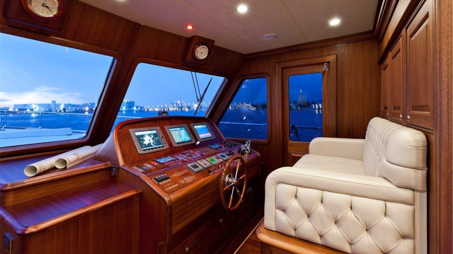 NEW Vicem 97 Cruiser Yacht NEW Vicem 97 Cruiser Yacht