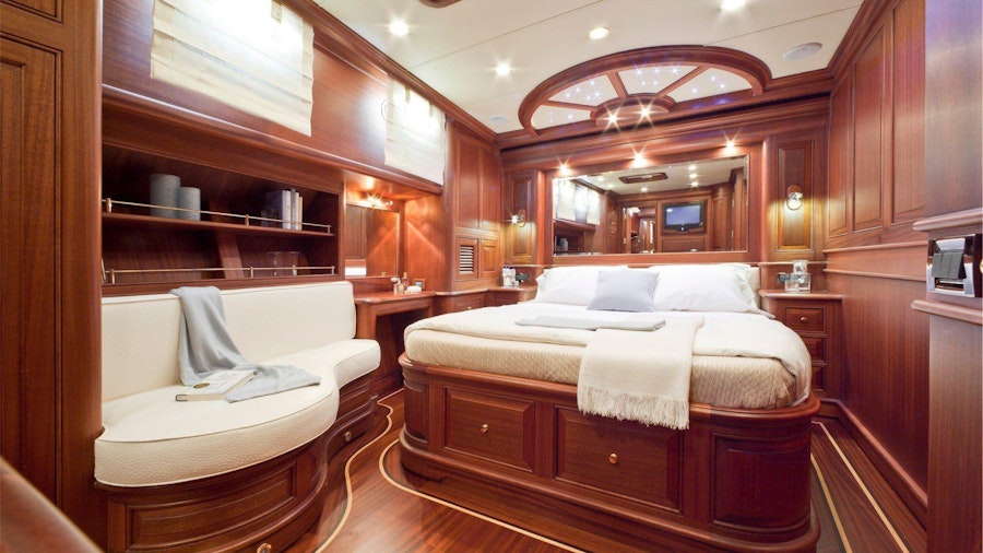 NEW Vicem 97 Cruiser Yacht NEW Vicem 97 Cruiser Yacht