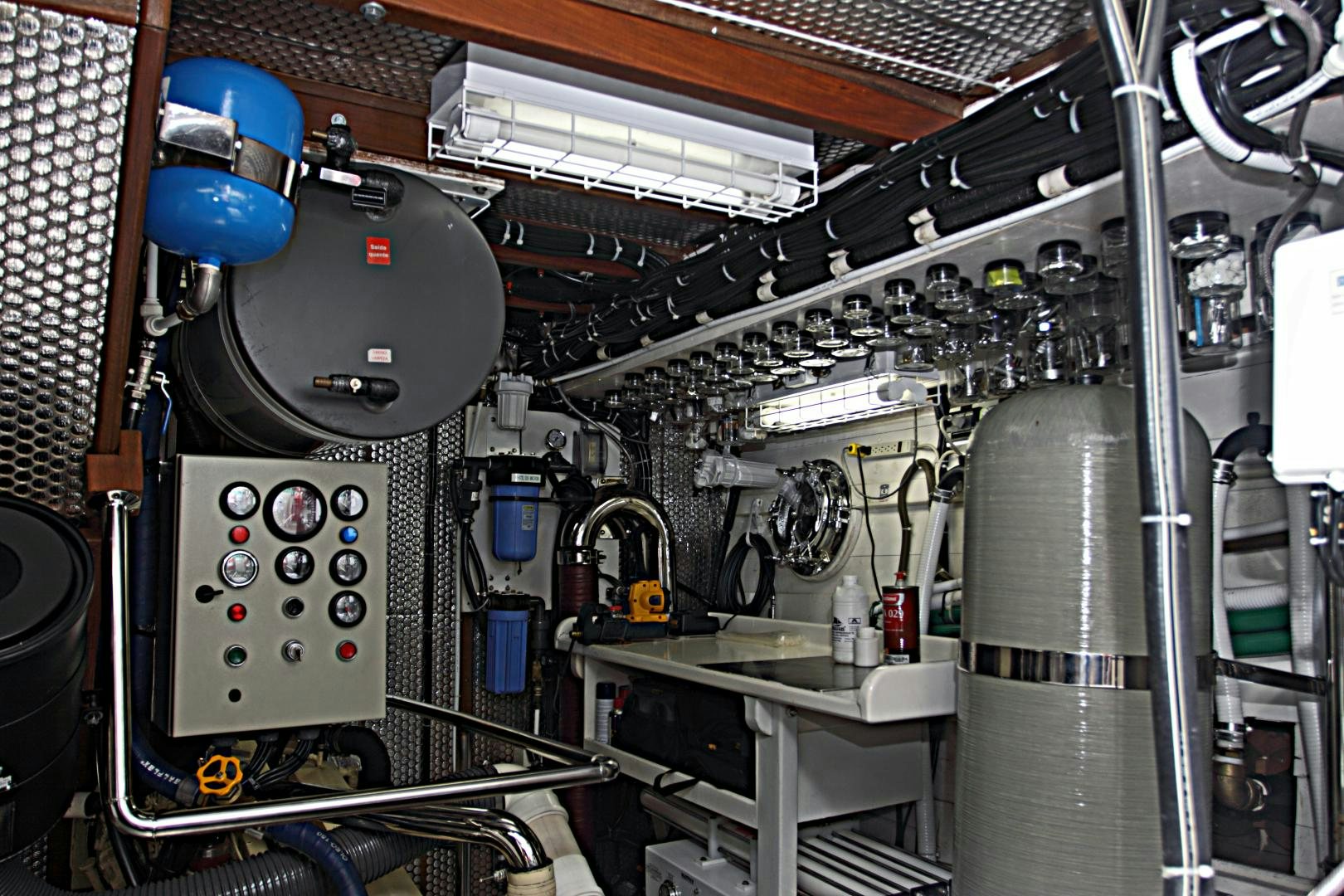 a machine with a large metal pipe aboard MESTRE BELO Yacht for Sale