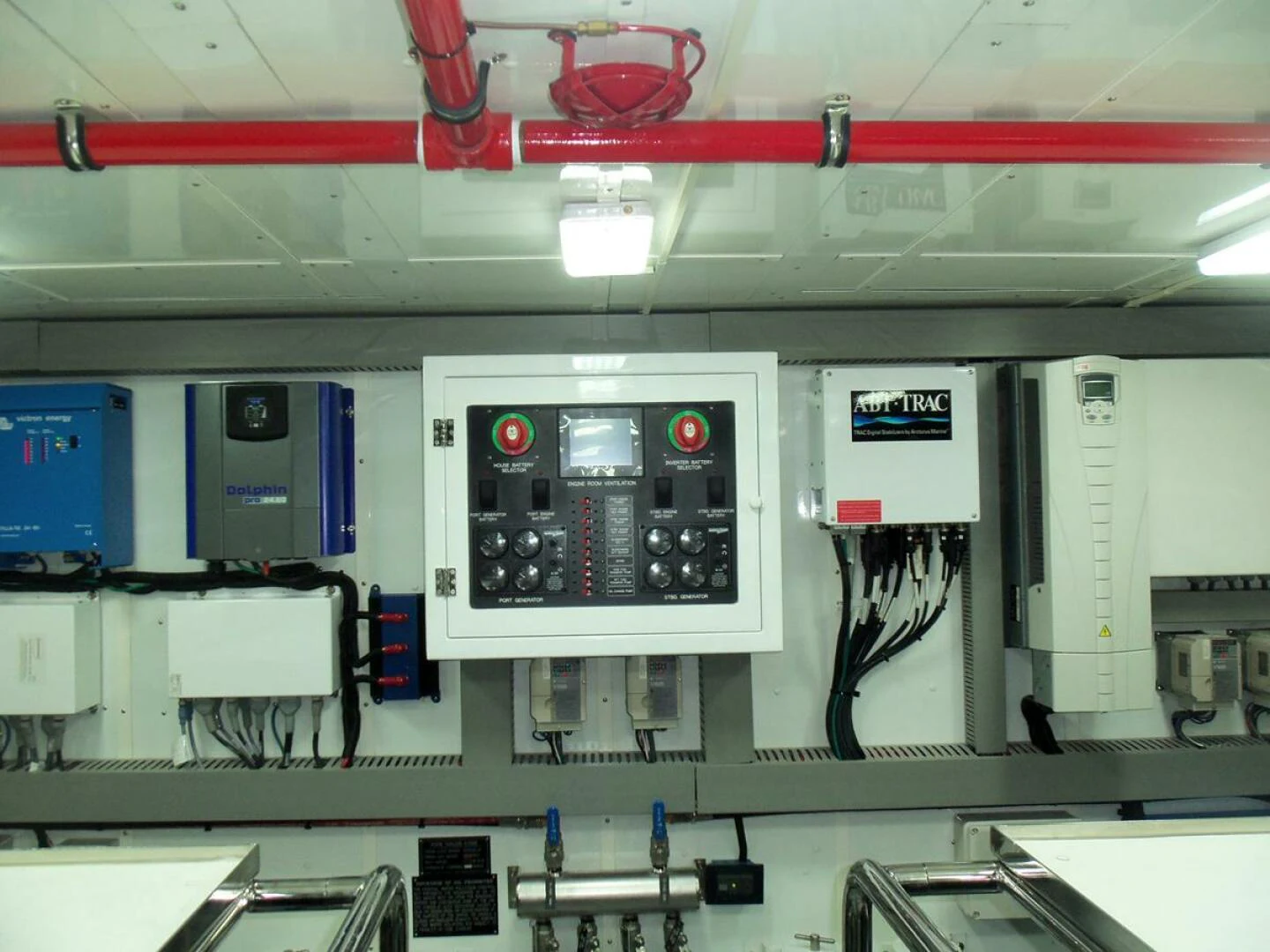 a machine with a screen aboard JOHNSON 93 OPEN FB Yacht for Sale