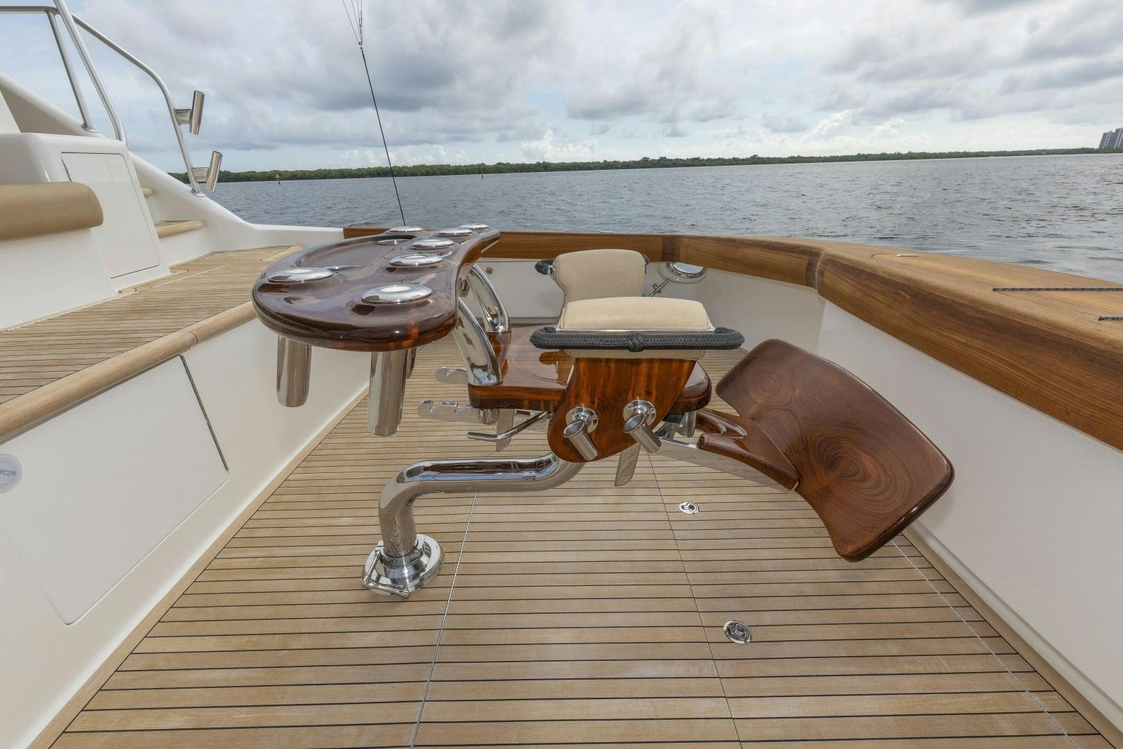a boat on the water aboard BELLA DONA DI Yacht for Sale