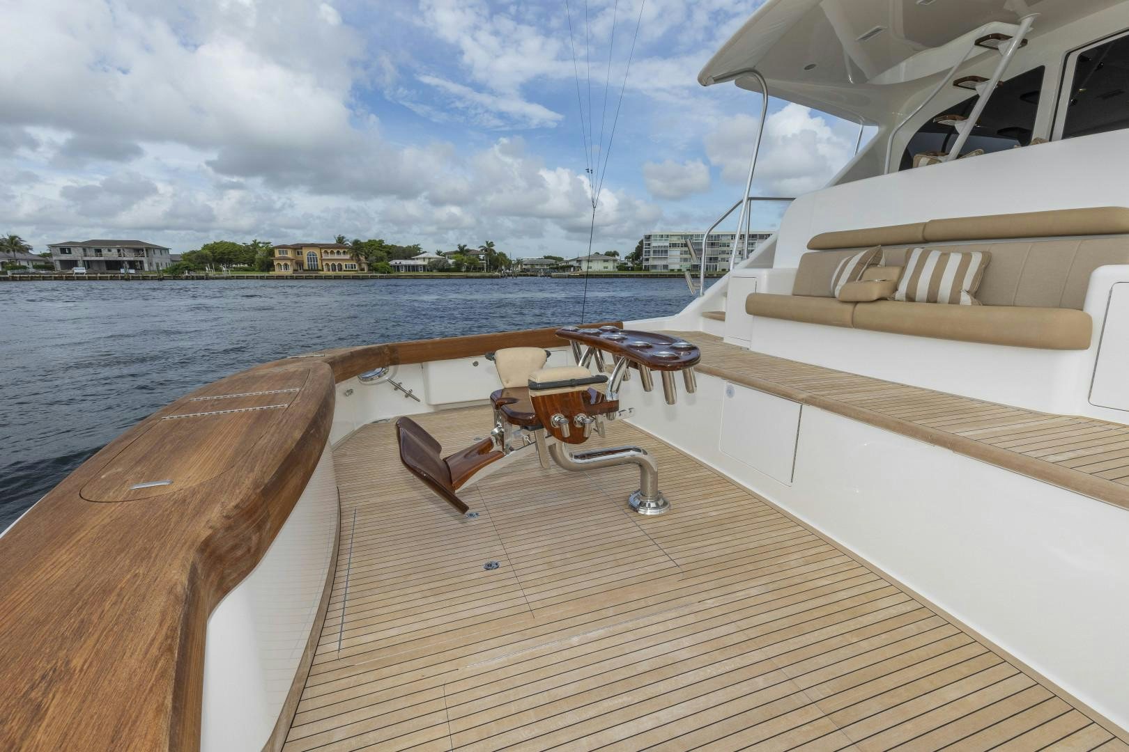 a boat on the water aboard BELLA DONA DI Yacht for Sale