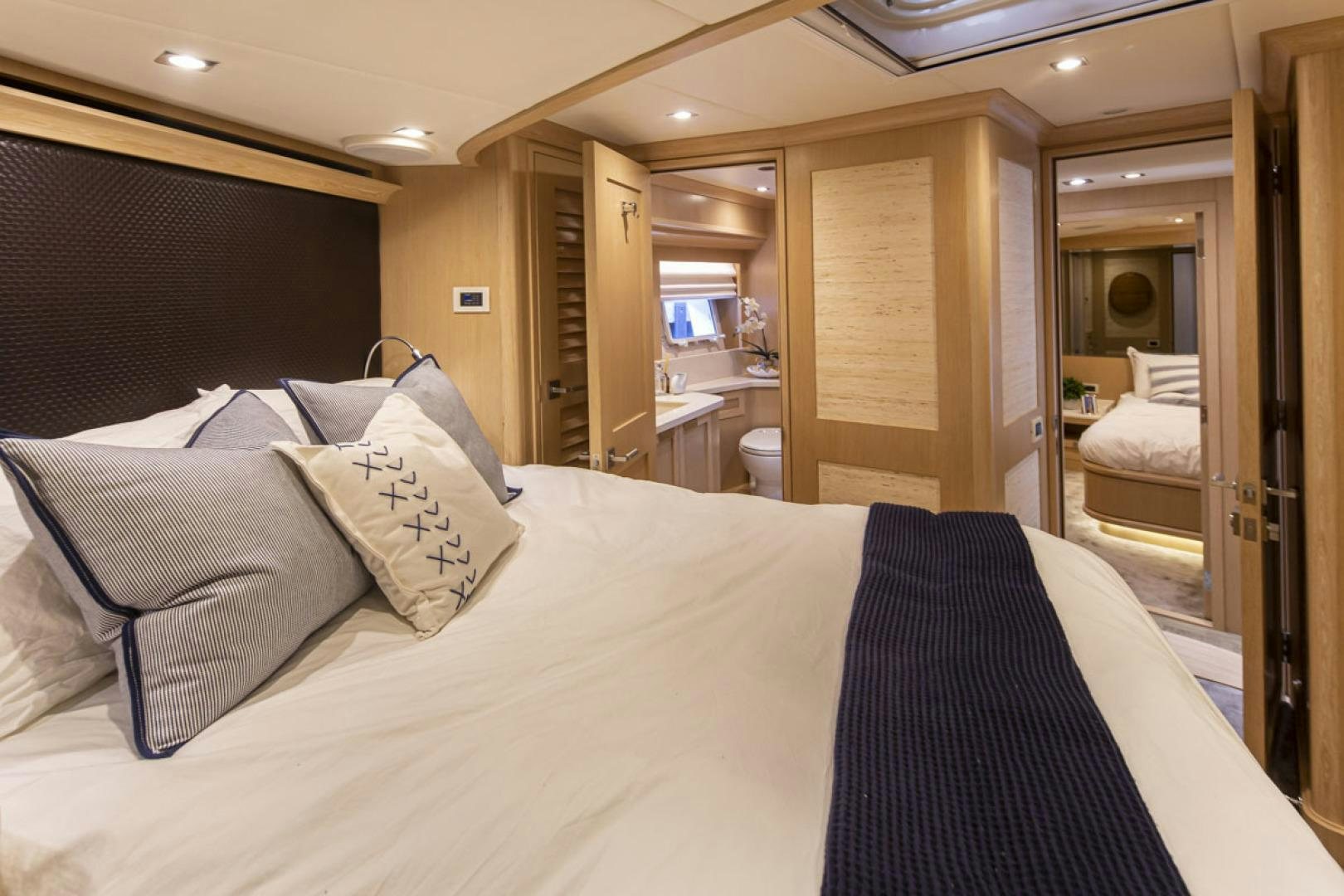 a hotel room with a bed aboard PARAGON COCKPIT Yacht for Sale