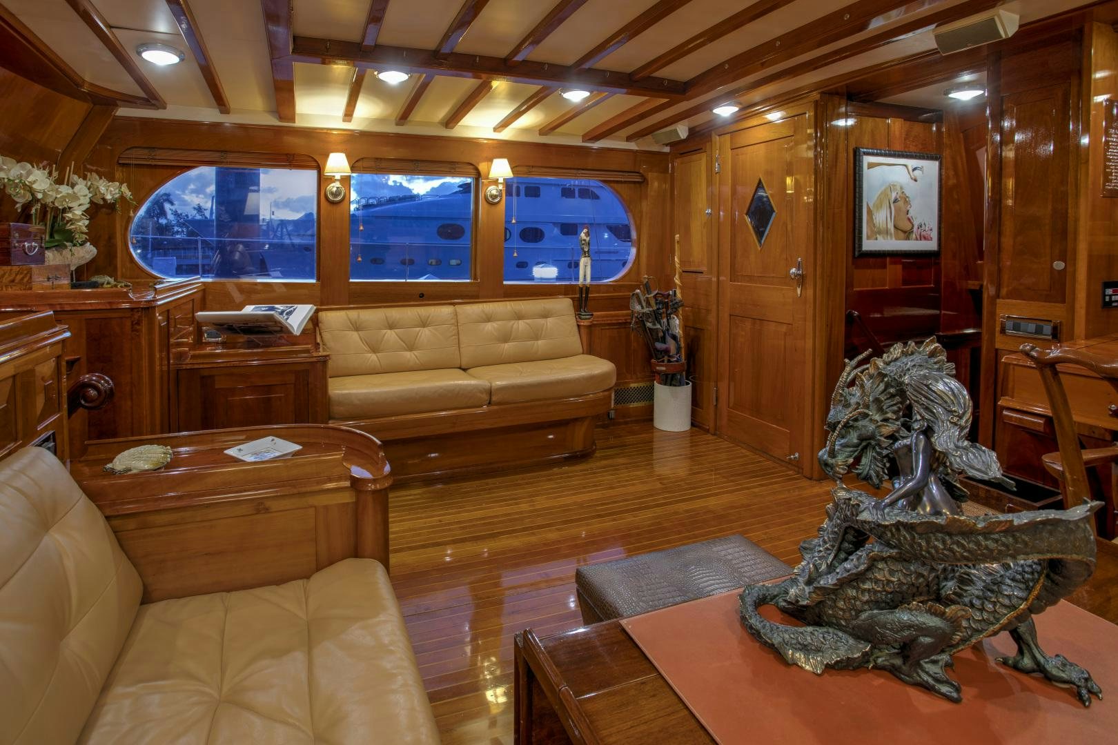 a room with a statue aboard SEA DIAMOND Yacht for Sale