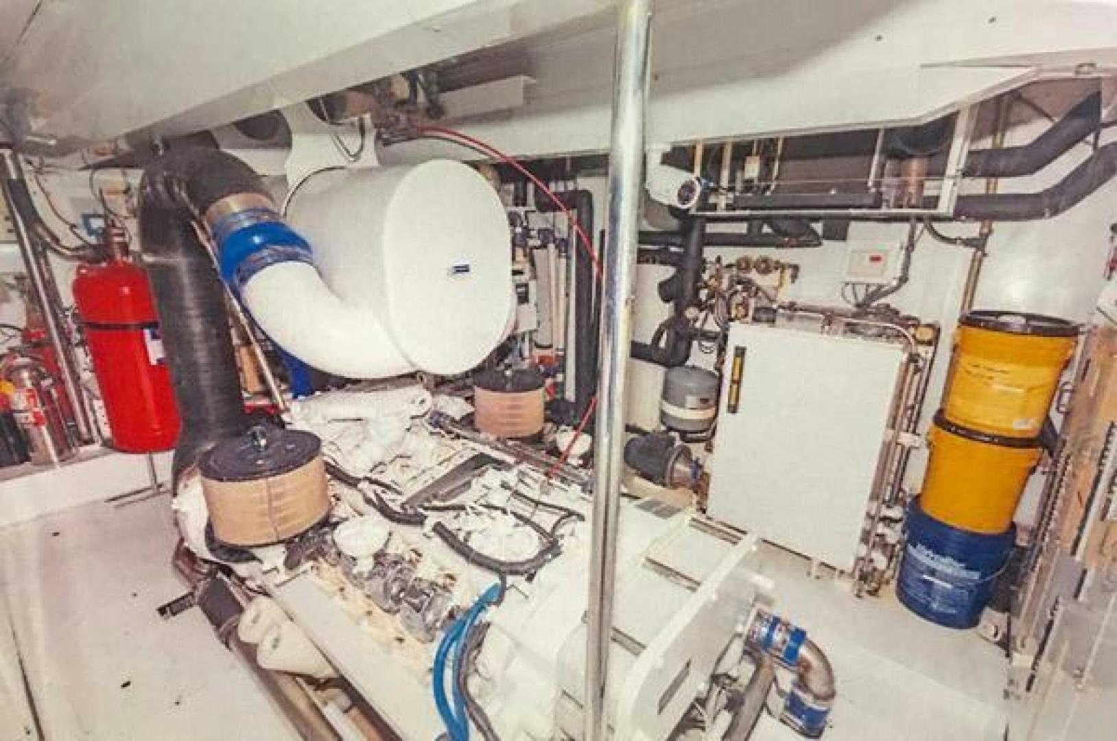 a room with a large white pipe aboard ARTHUR'S WAY Yacht for Sale