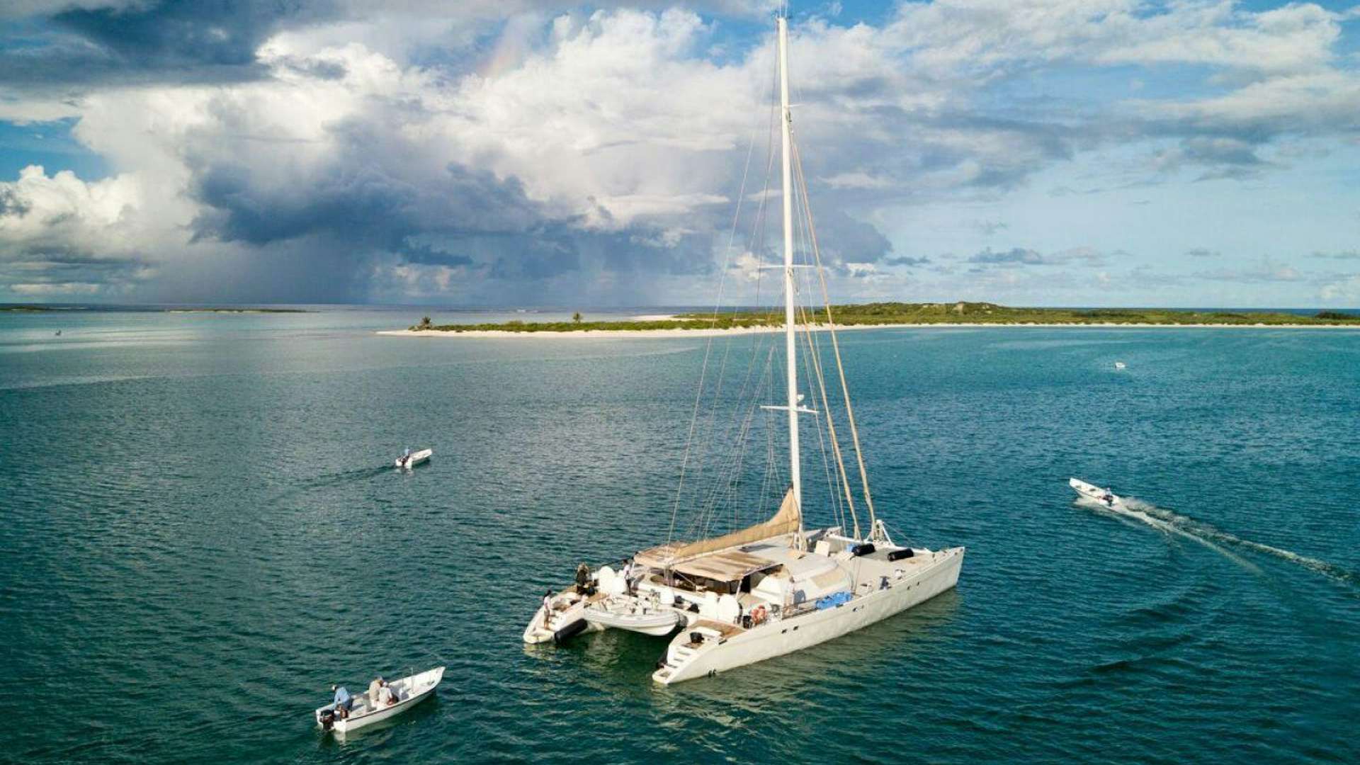 a boat sailing in the sea aboard LONESTAR Yacht for Sale