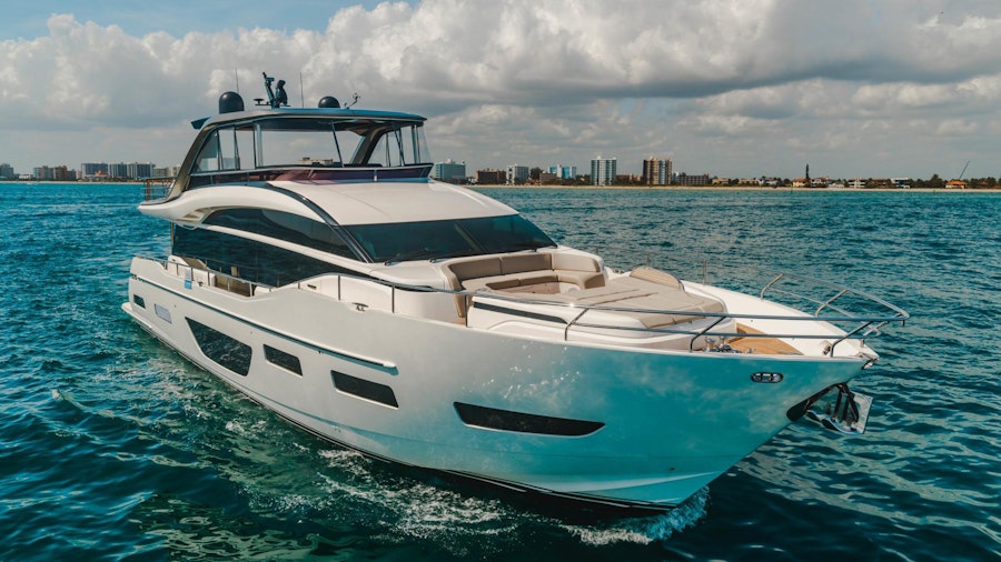 Splash Yacht Splash Yacht