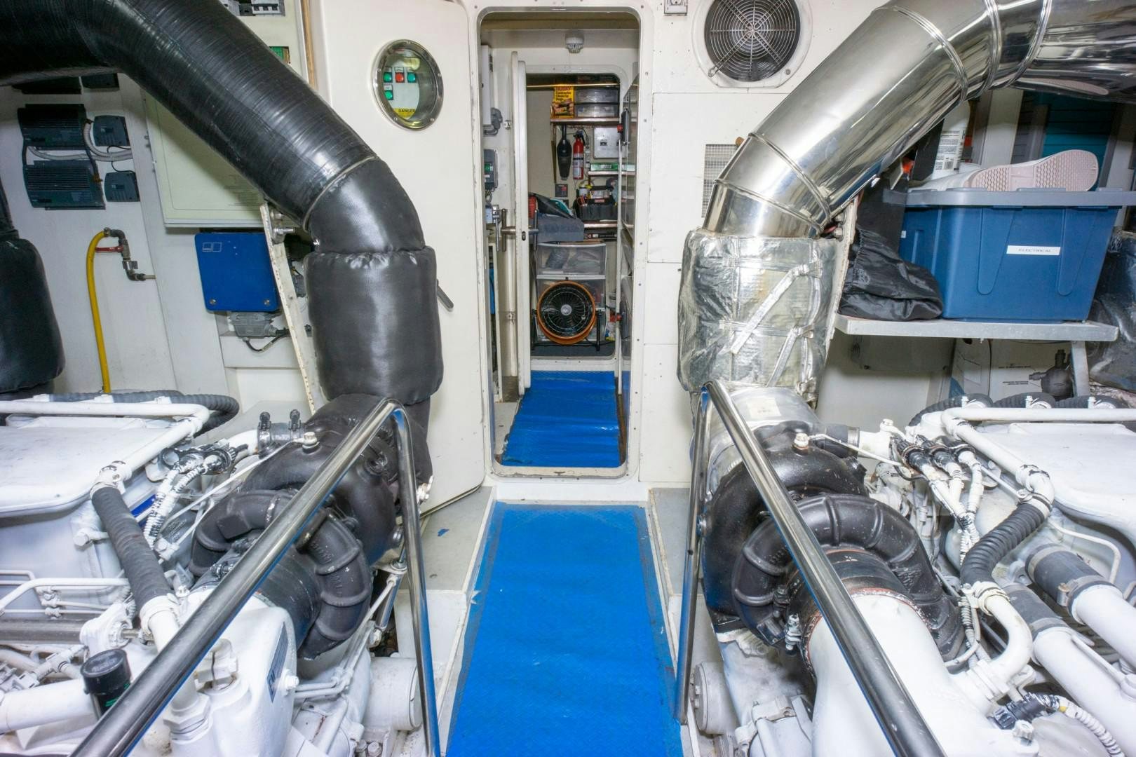 a machine with wires aboard NO NAME Yacht for Sale