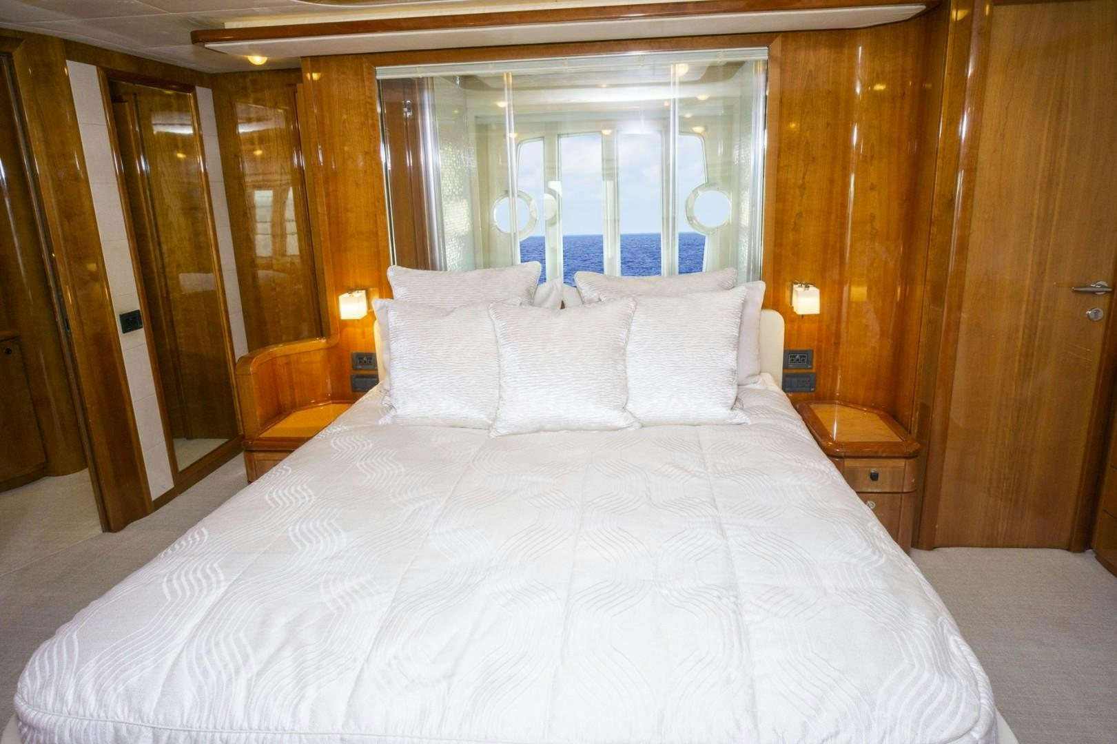 a bed with white sheets aboard NO NAME Yacht for Sale