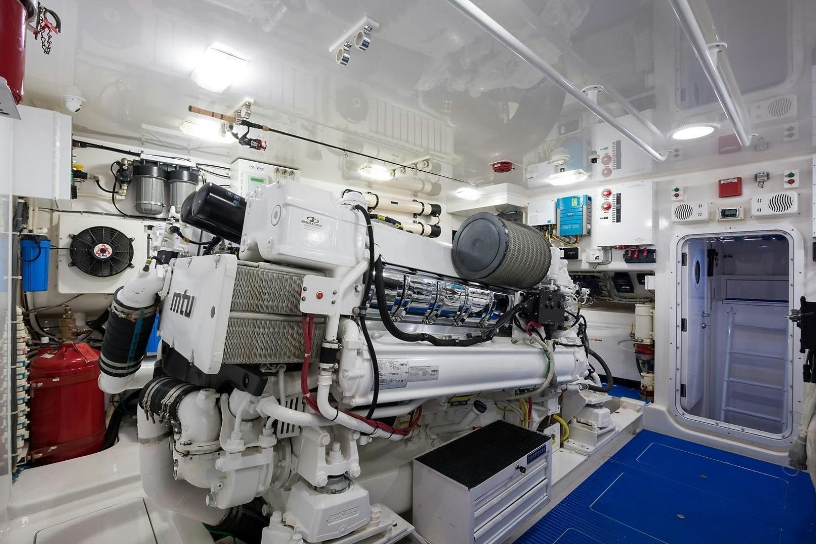 a room with machinery and equipment aboard NO NAME 82 Yacht for Sale