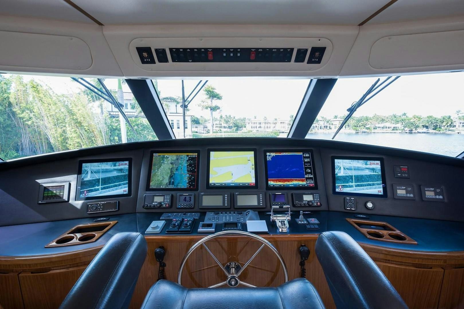 a vehicle with monitors and laptops aboard NO NAME 82 Yacht for Sale