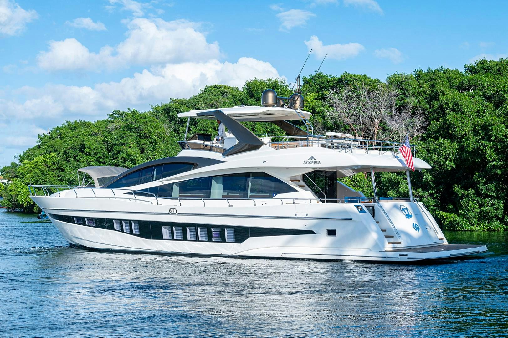 a boat on the water aboard No Name Yacht for Sale