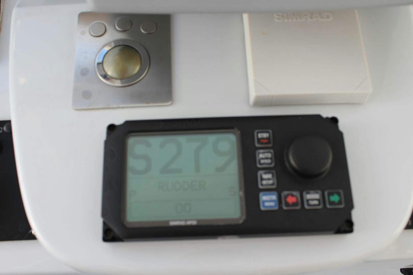 a device with a screen aboard No Name Yacht for Sale